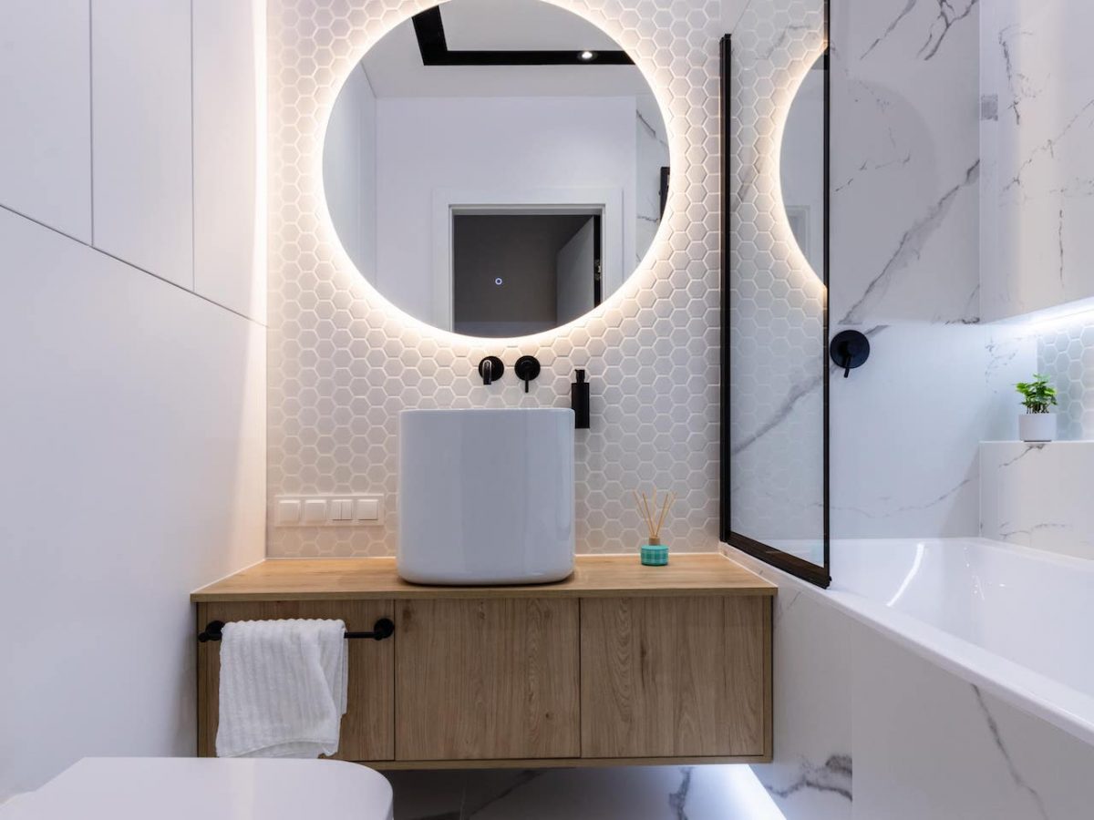 Baños pequeños con ducha: las mejores ideas para aprovechar el espacio